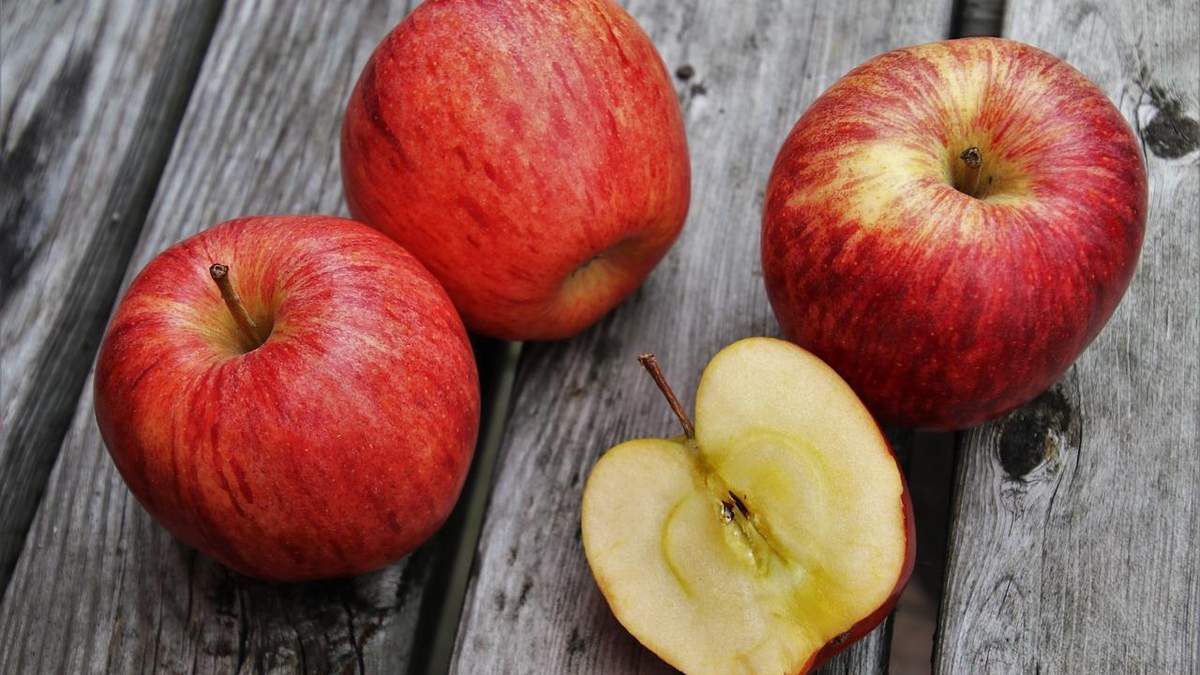 Яблука в Україні подорожчають втричі та поб'ють цінові рекорди