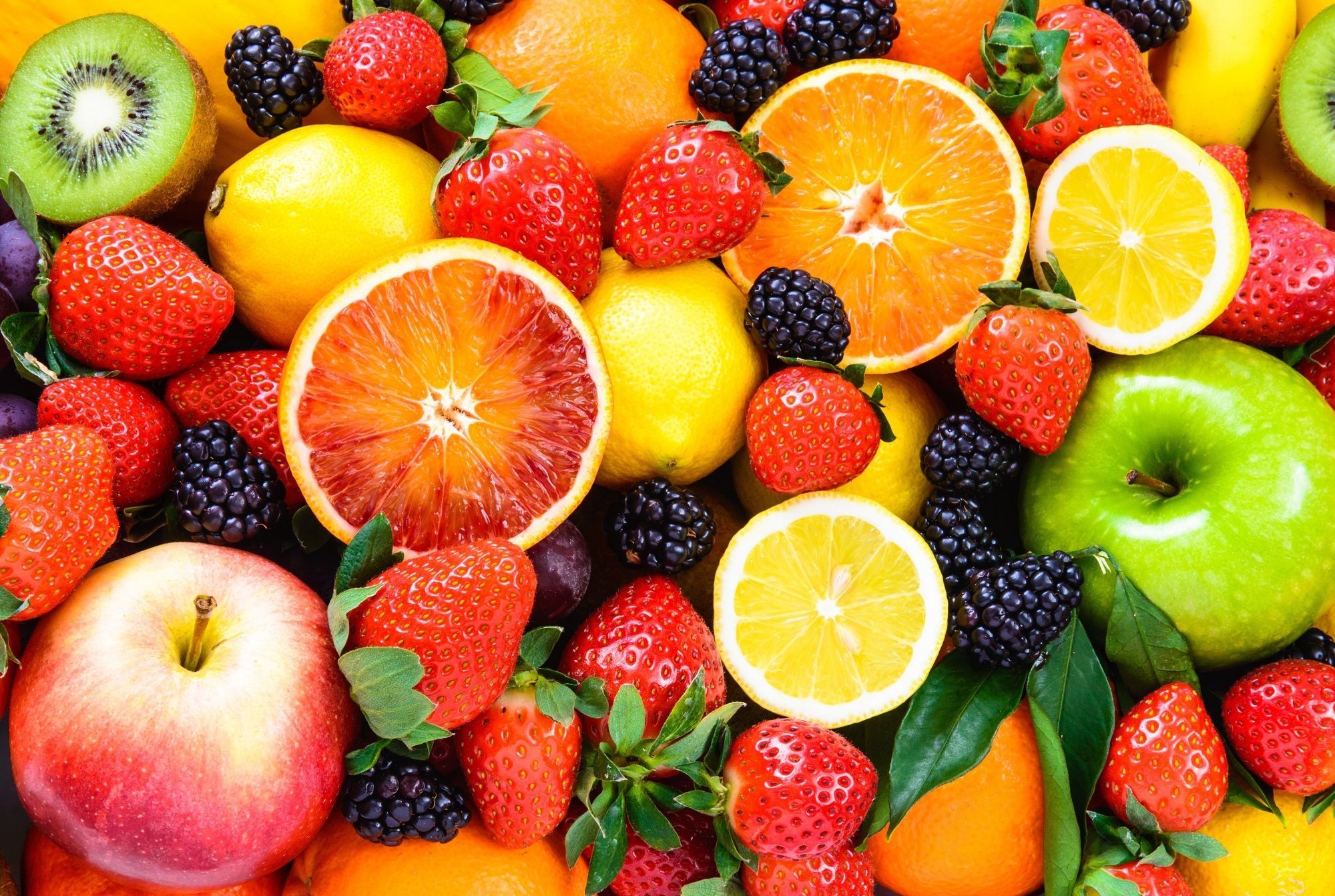 Ціни в Україні: ягоди і фрукти на початку червня 2020 подорожчали