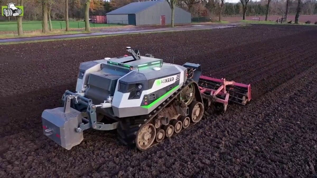 Робот-трактор AgXeed Agbot Робот-трактор AgXeed Agbot