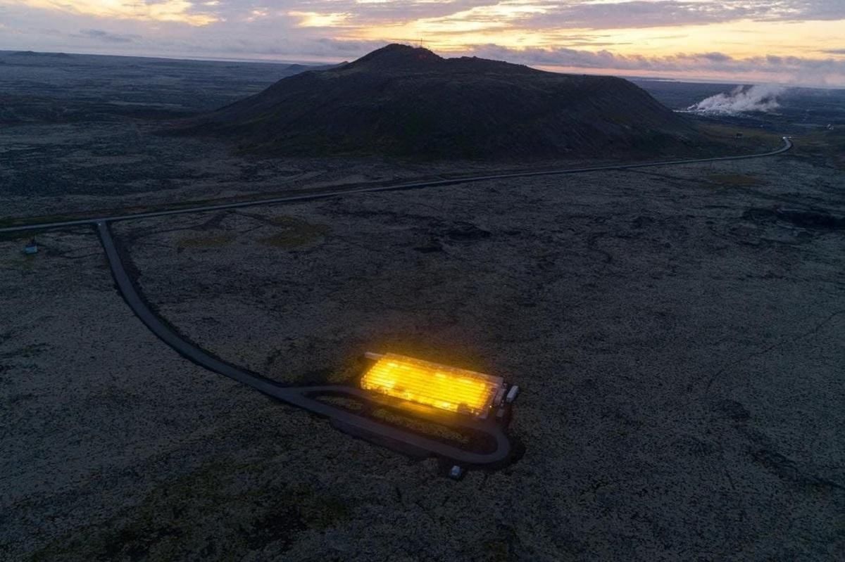Геотермальная теплица в Исландии