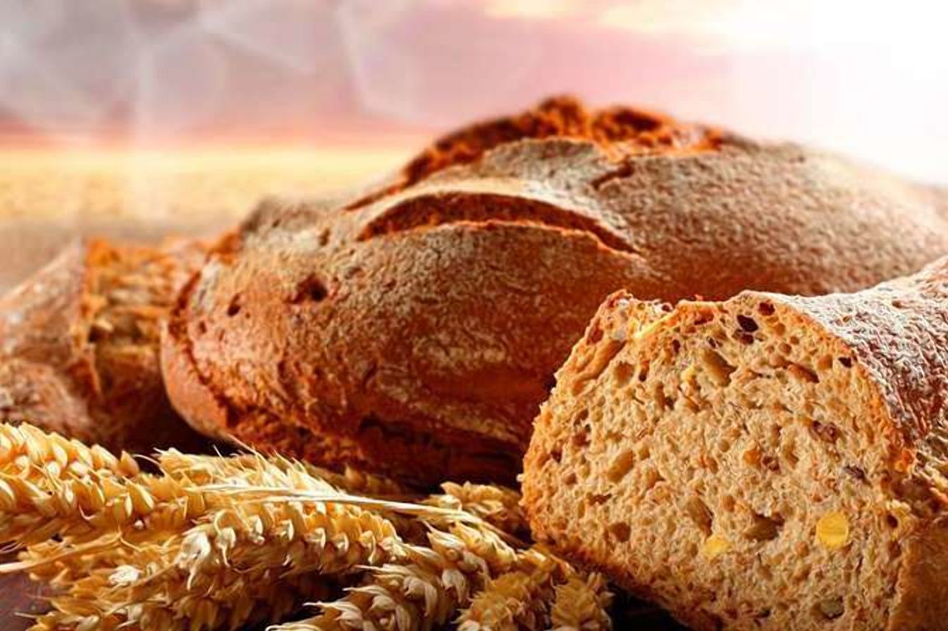 Хліб з пекарень магазинів може бути шкідливим: пояснення пекаря