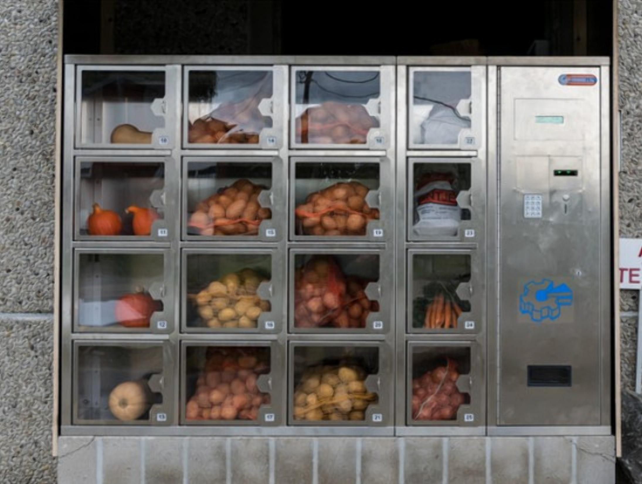 Овочі та фрукти з автомату – крок до інновацій від польського фермера