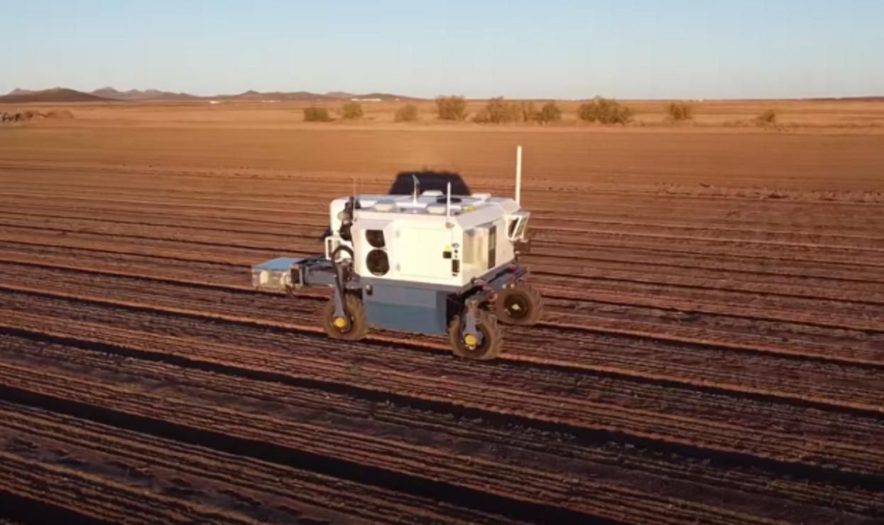 Ворог бур'янів: у США створили робота, який чистить поля від зайвих рослин Ворог бур'янів: у США створили робота, який чистить поля від зайвих рослин