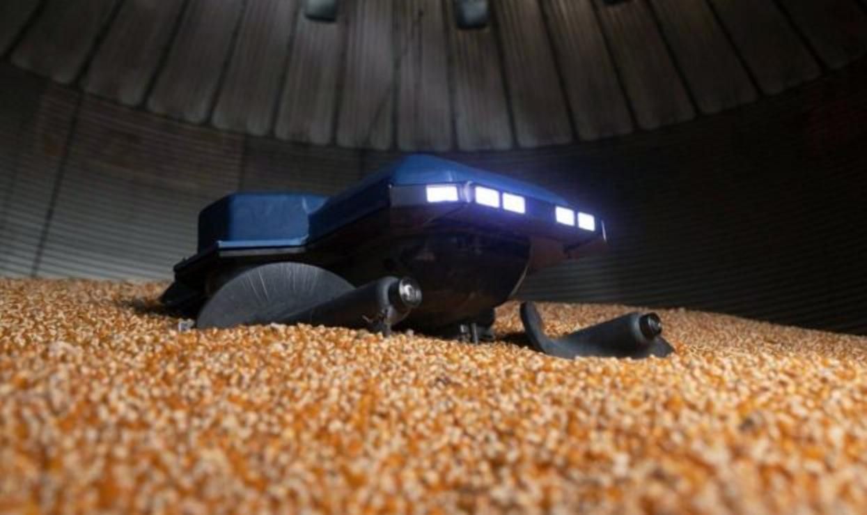 Розбиття зернових грудок: у США створили нового робота, який дозволить не ризикувати життям