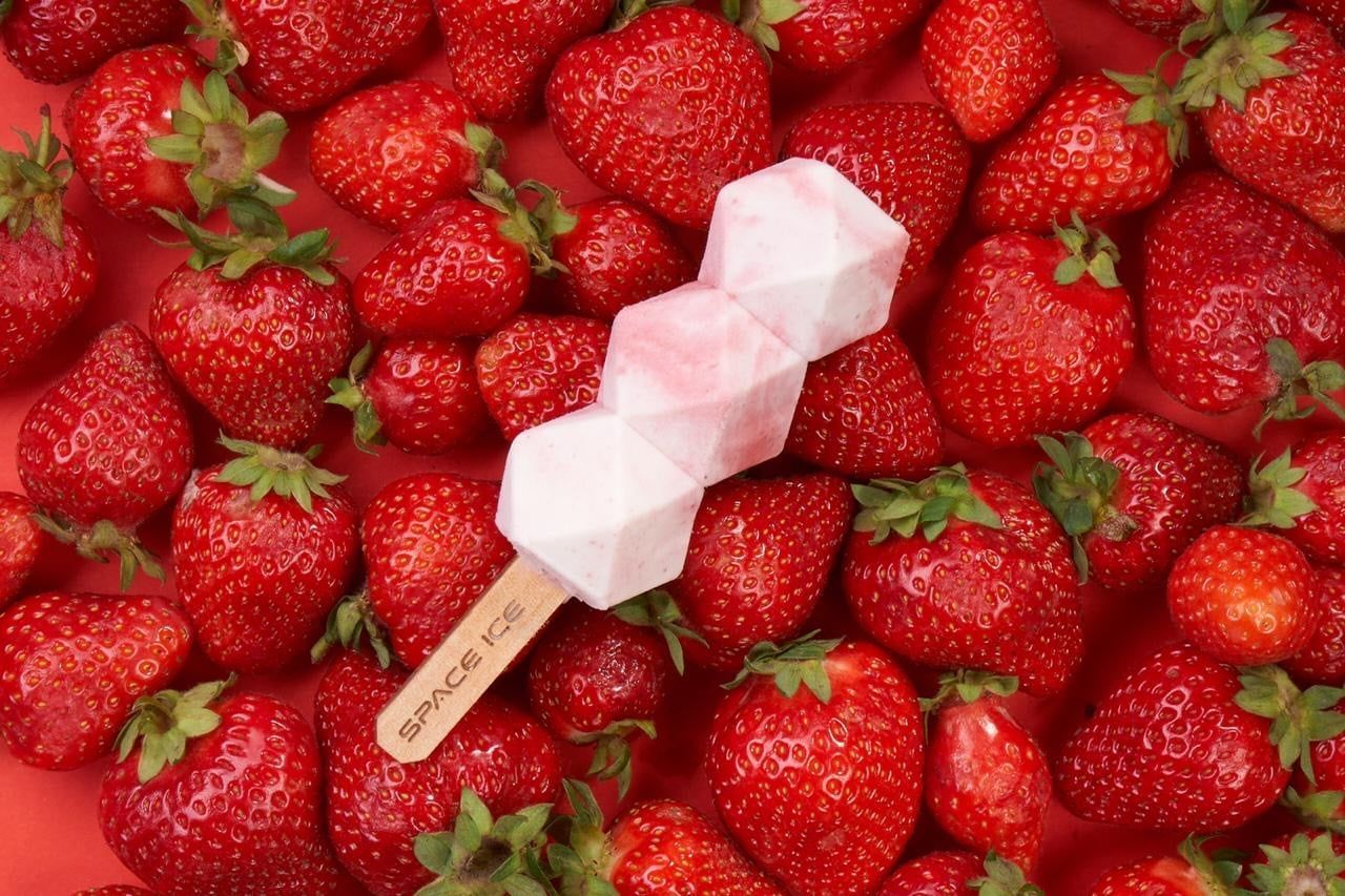 Инновационное мороженое: в Украине производят уникальный десерт удивительной формы Инновационное мороженое: в Украине производят уникальный десерт удивительной формы